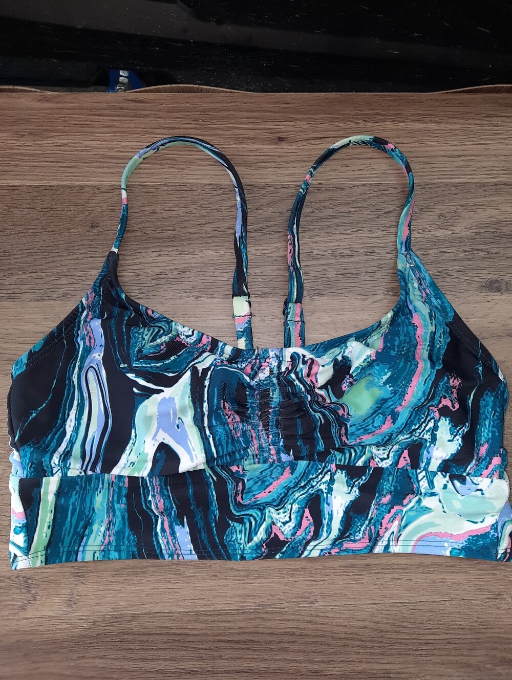 All In Motion Marbled Print Strappy Sports Bra in Teal & Black